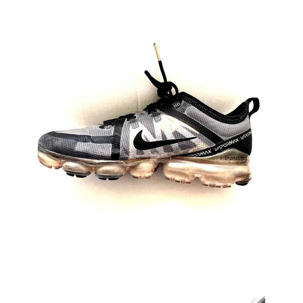 NIKE AIR Vapormax 2019 Gold-Rare 10.5 US- Good Condition